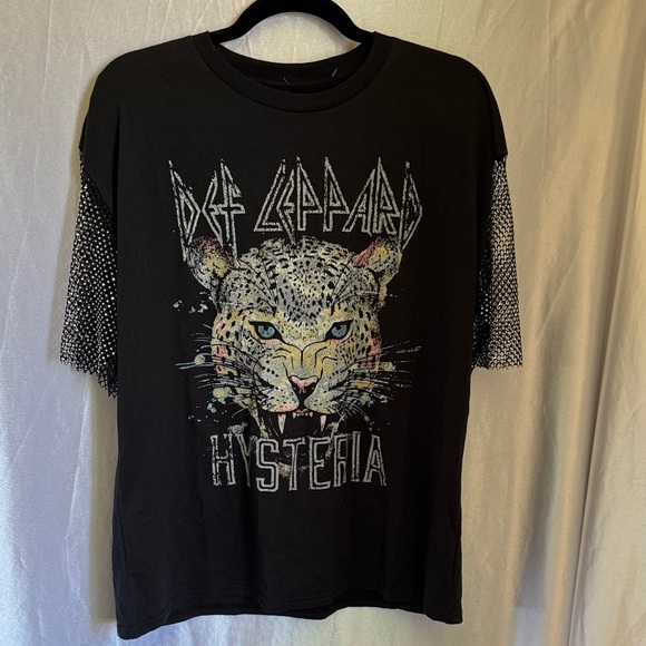 Def Leppard Tops - Def Leppard Black Graphic Tee With Silver Rhinestone Net Mesh Sleeves NWT